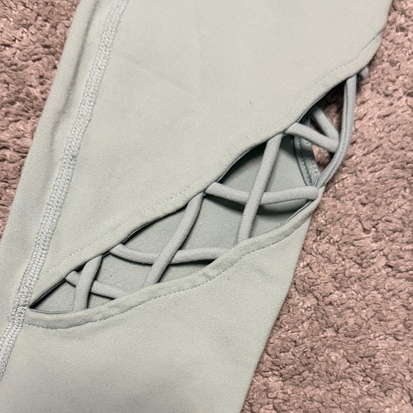 ALO Yoga Mint Green Leggings - Picture 2 of 5